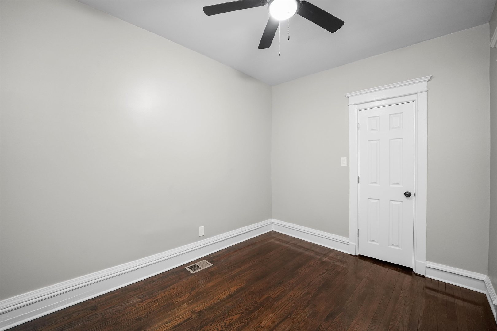 property viewer photo 15