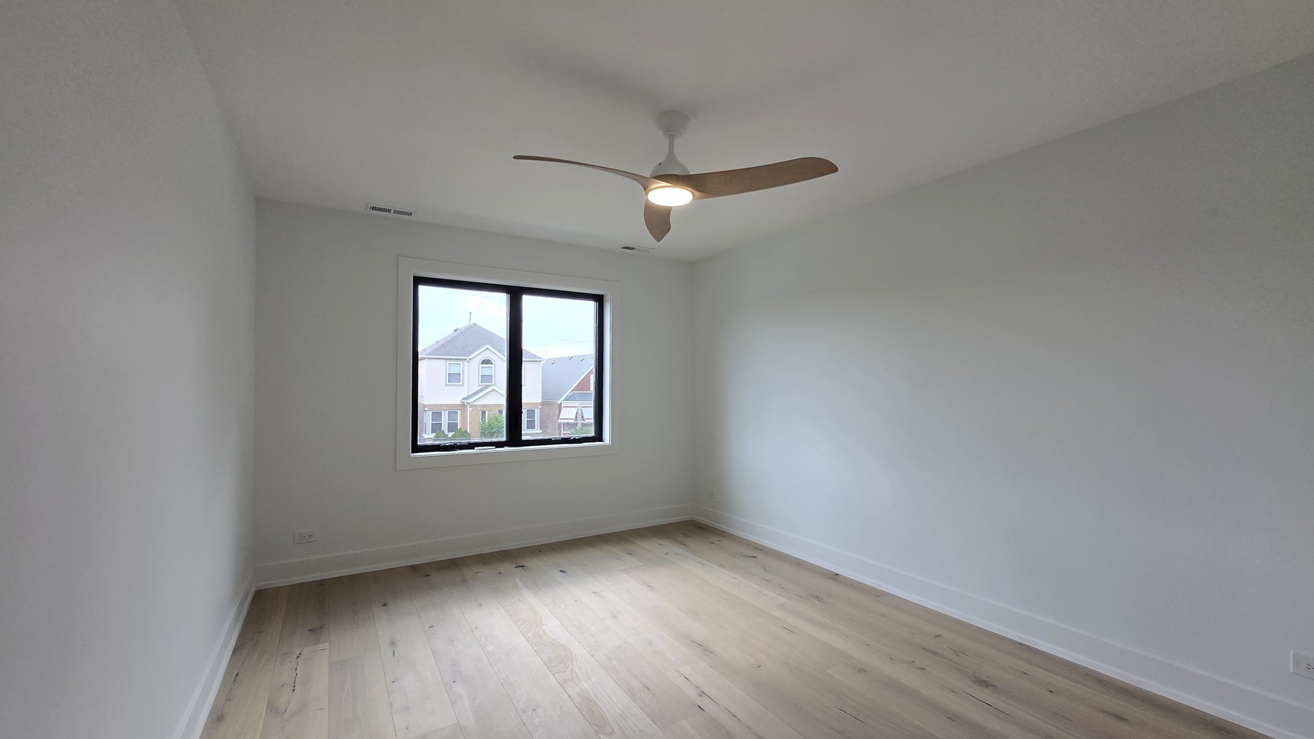 property viewer photo 18