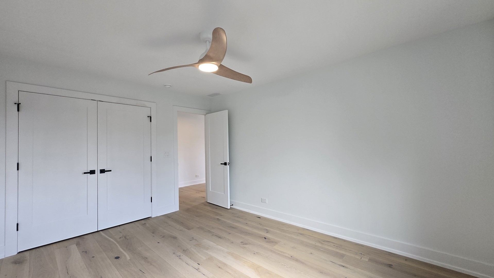 property viewer photo 20