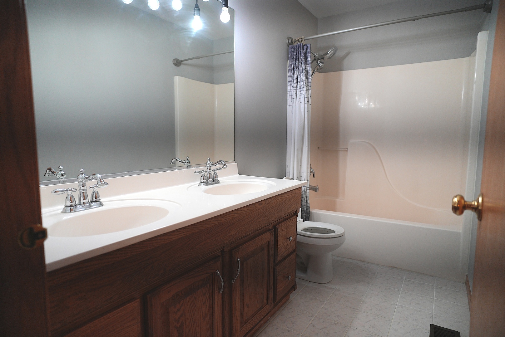 property viewer photo 11