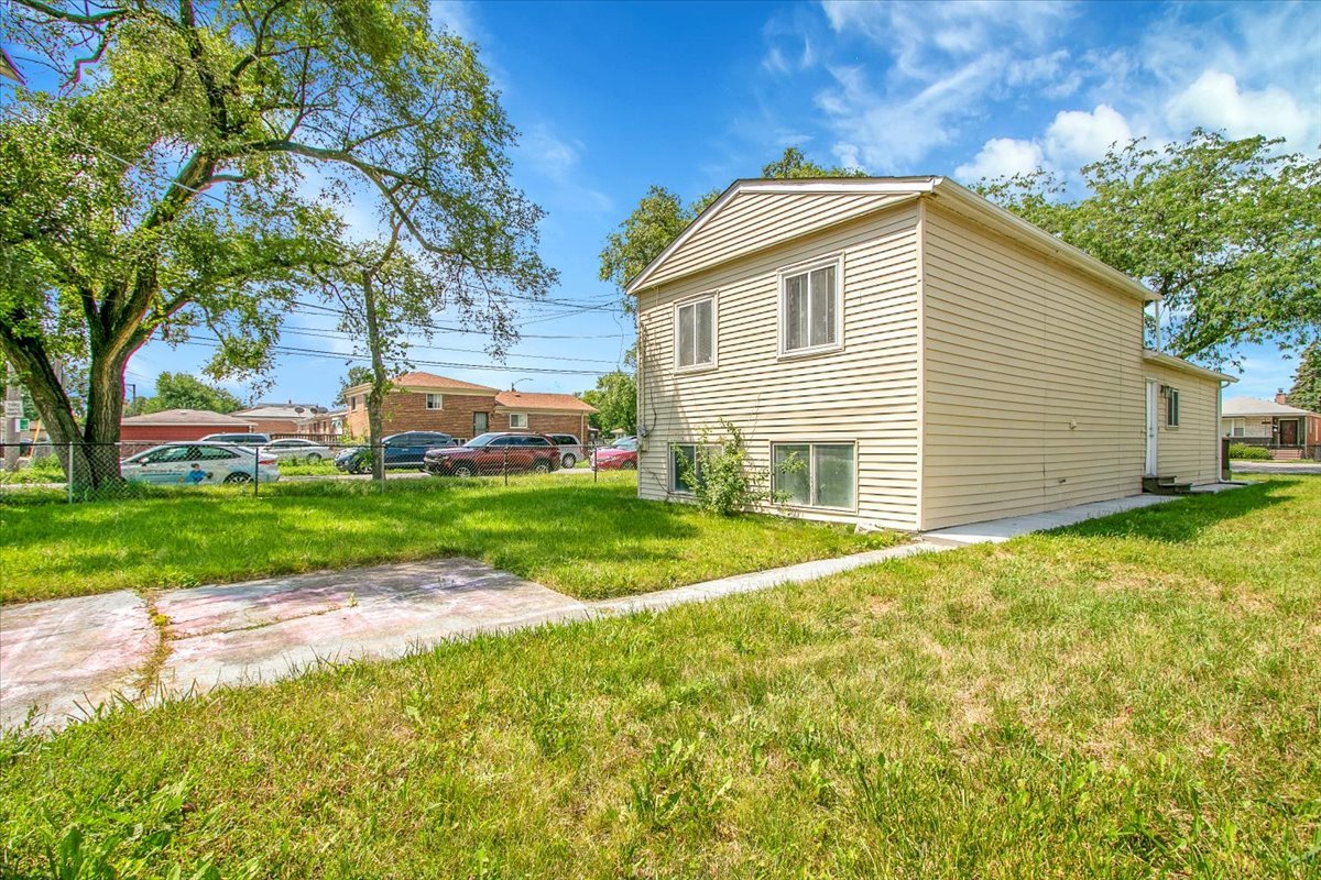 main property photo 22