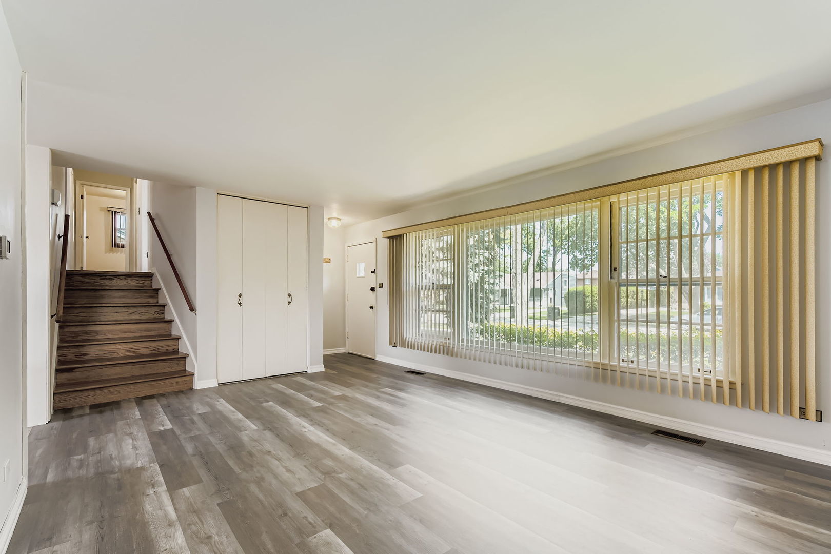 property viewer photo 2