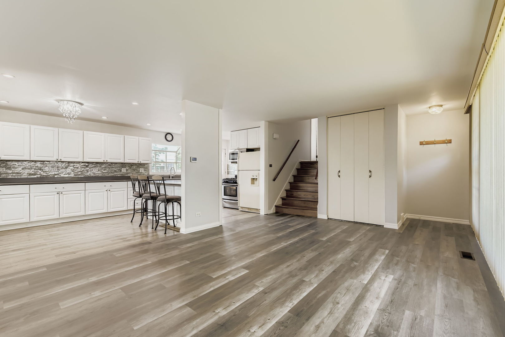 property viewer photo 3