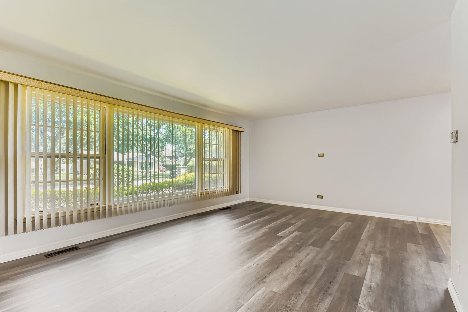 property viewer photo 4