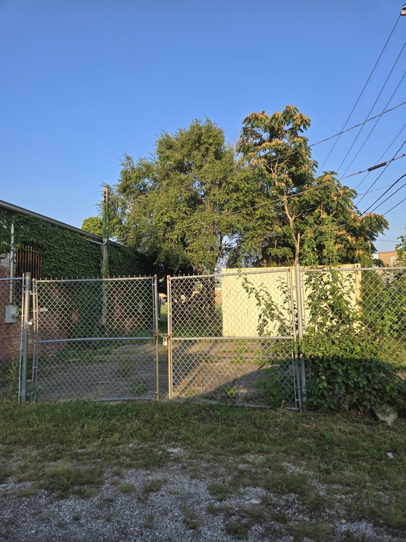 main property photo 9
