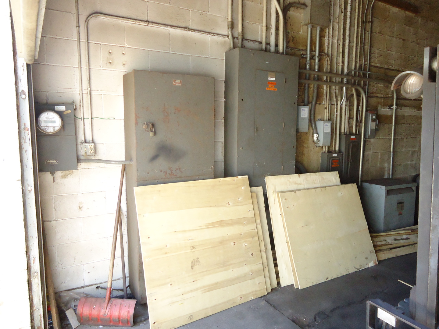 main property photo 13