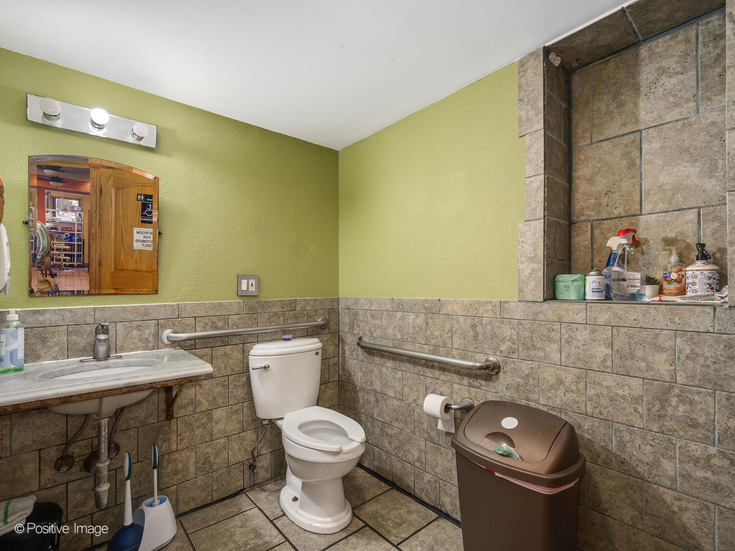 main property photo 5
