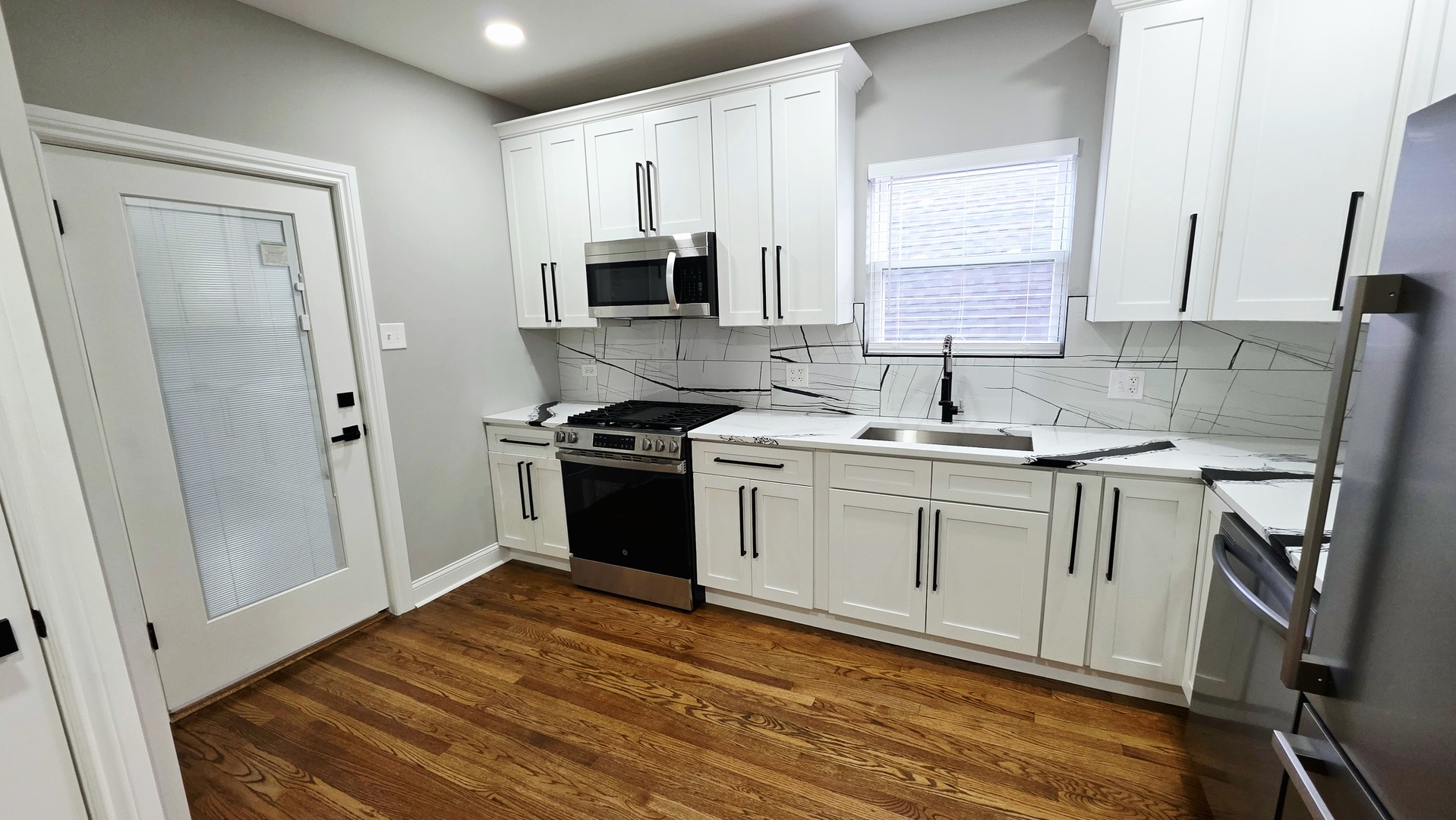 property viewer photo 47