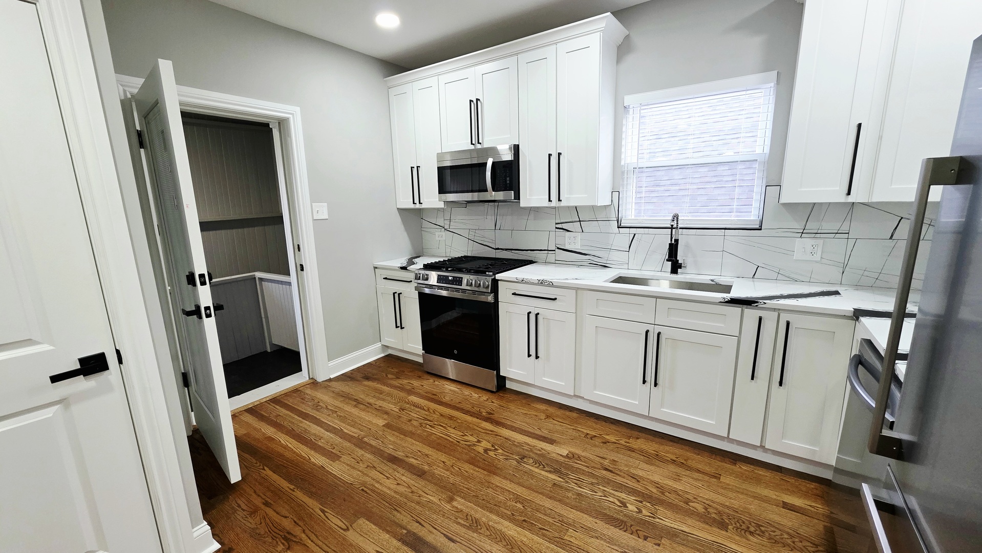 property viewer photo 48