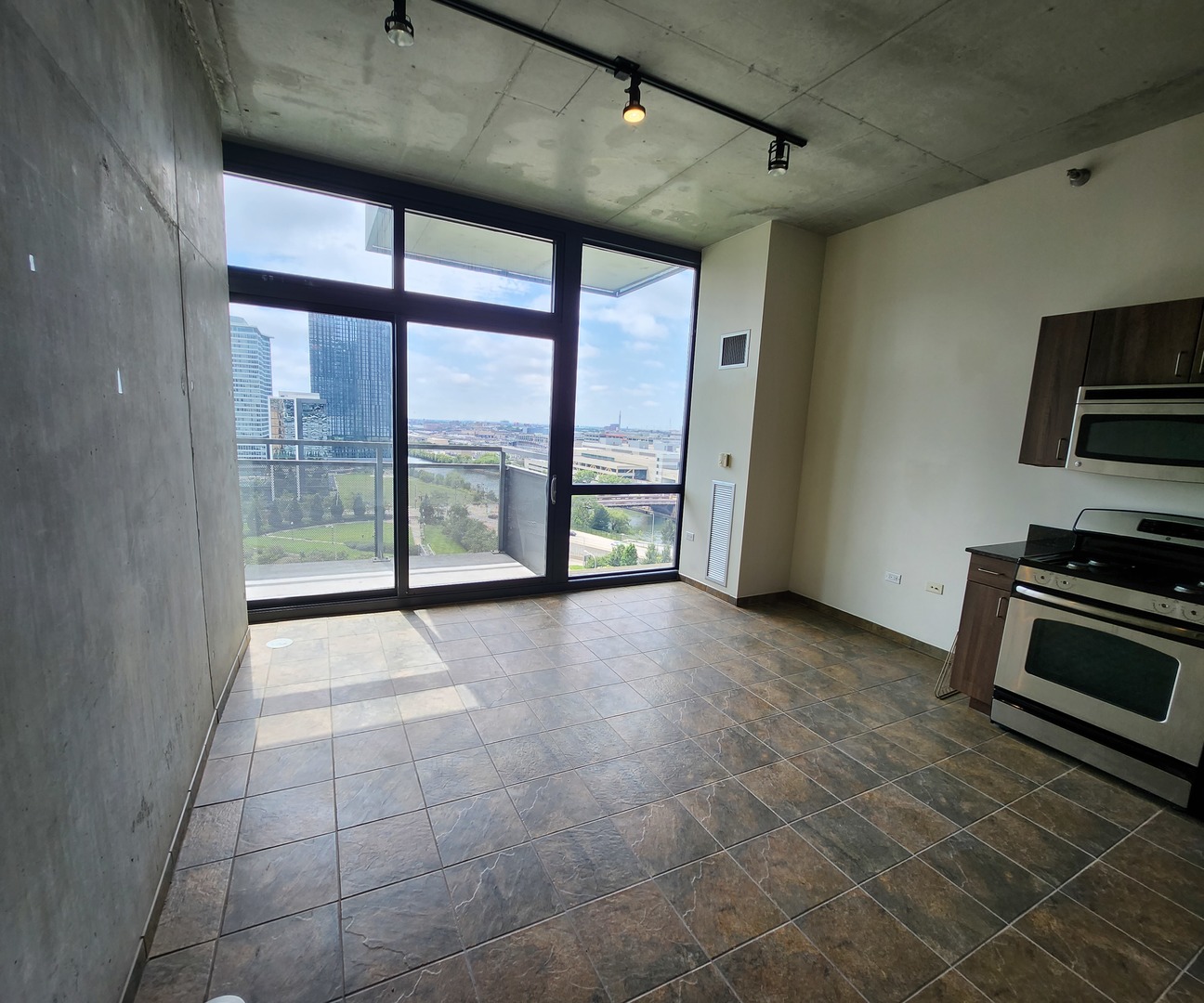 property viewer photo 2