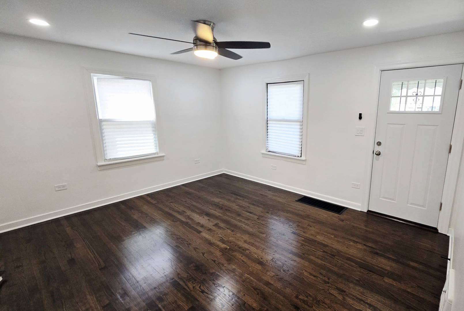 property viewer photo 2