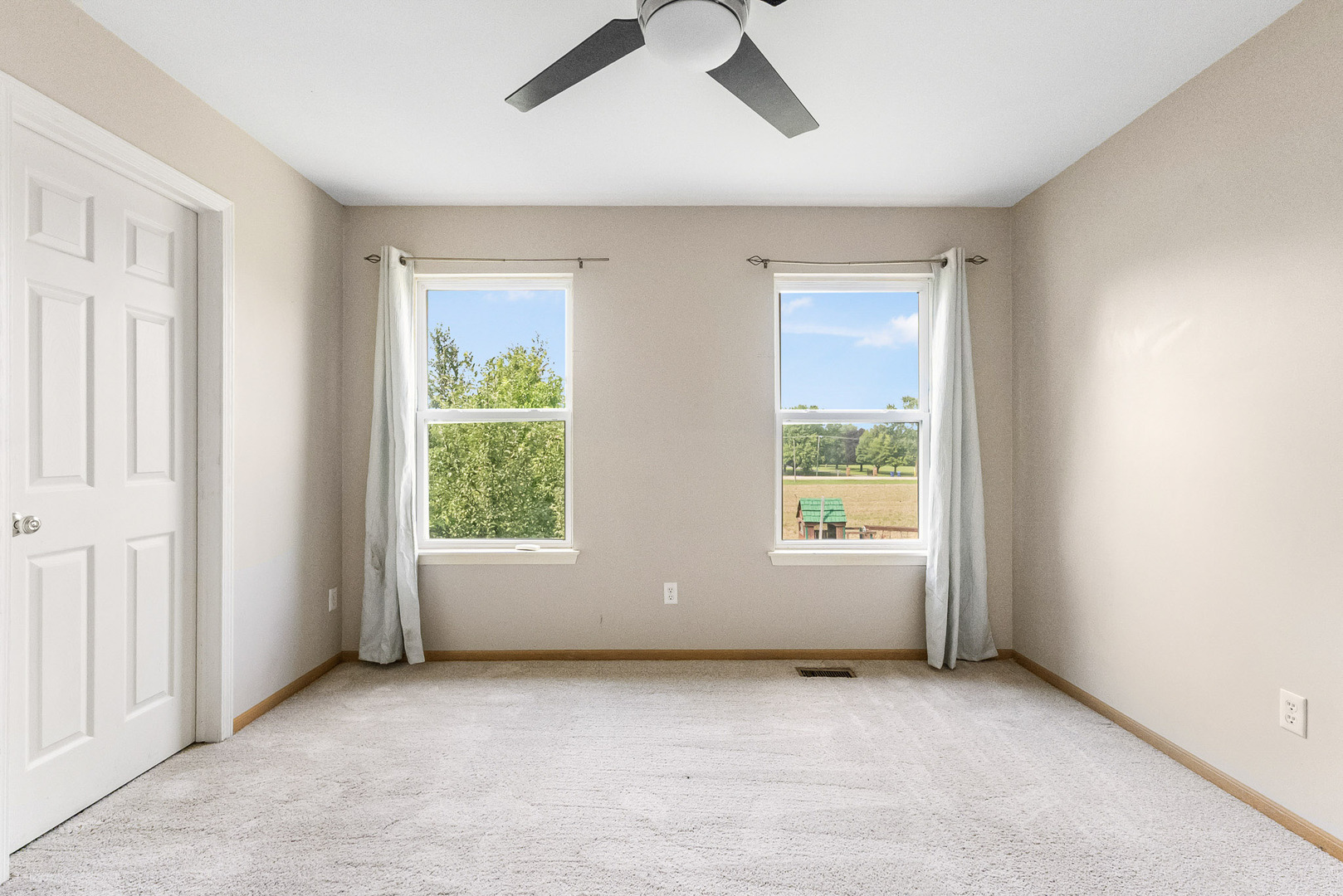 property viewer photo 12