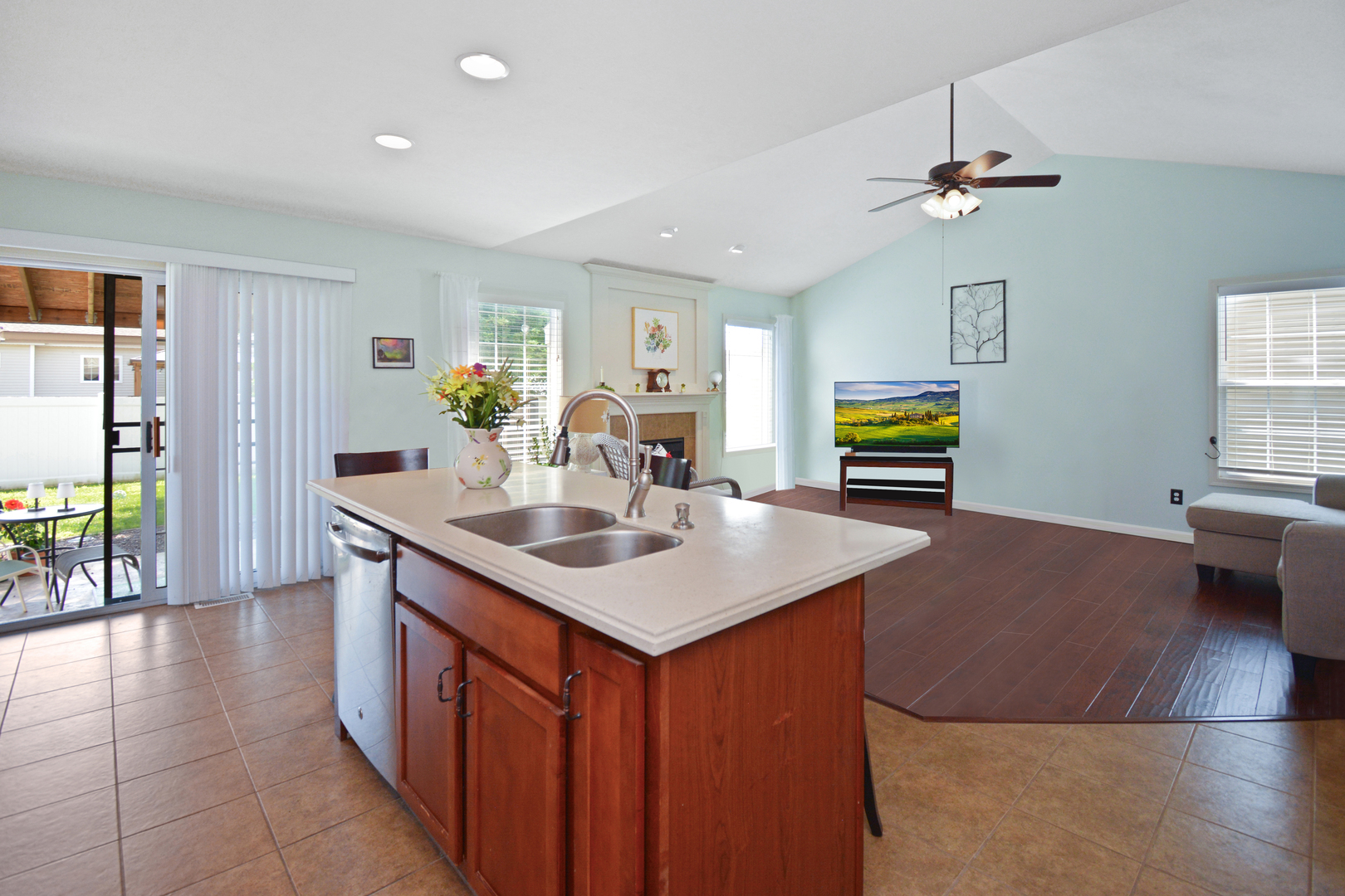 property viewer photo 6