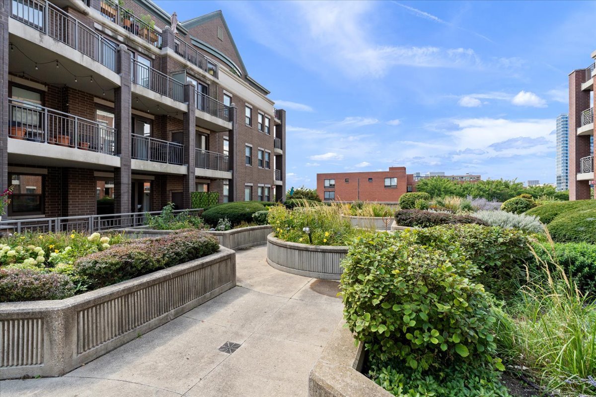 property viewer photo 18