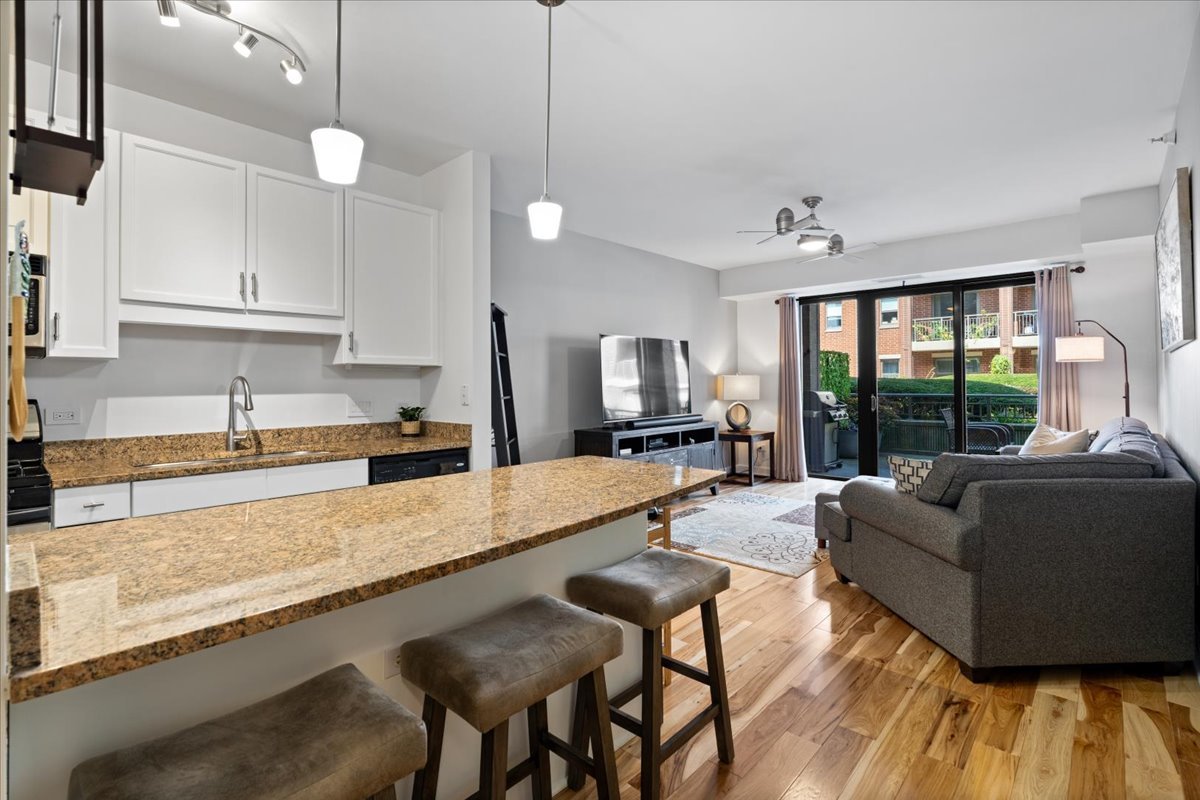 property viewer photo 3