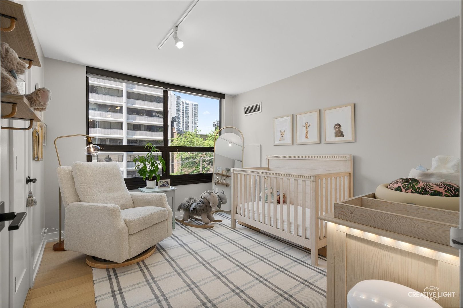 property viewer photo 25