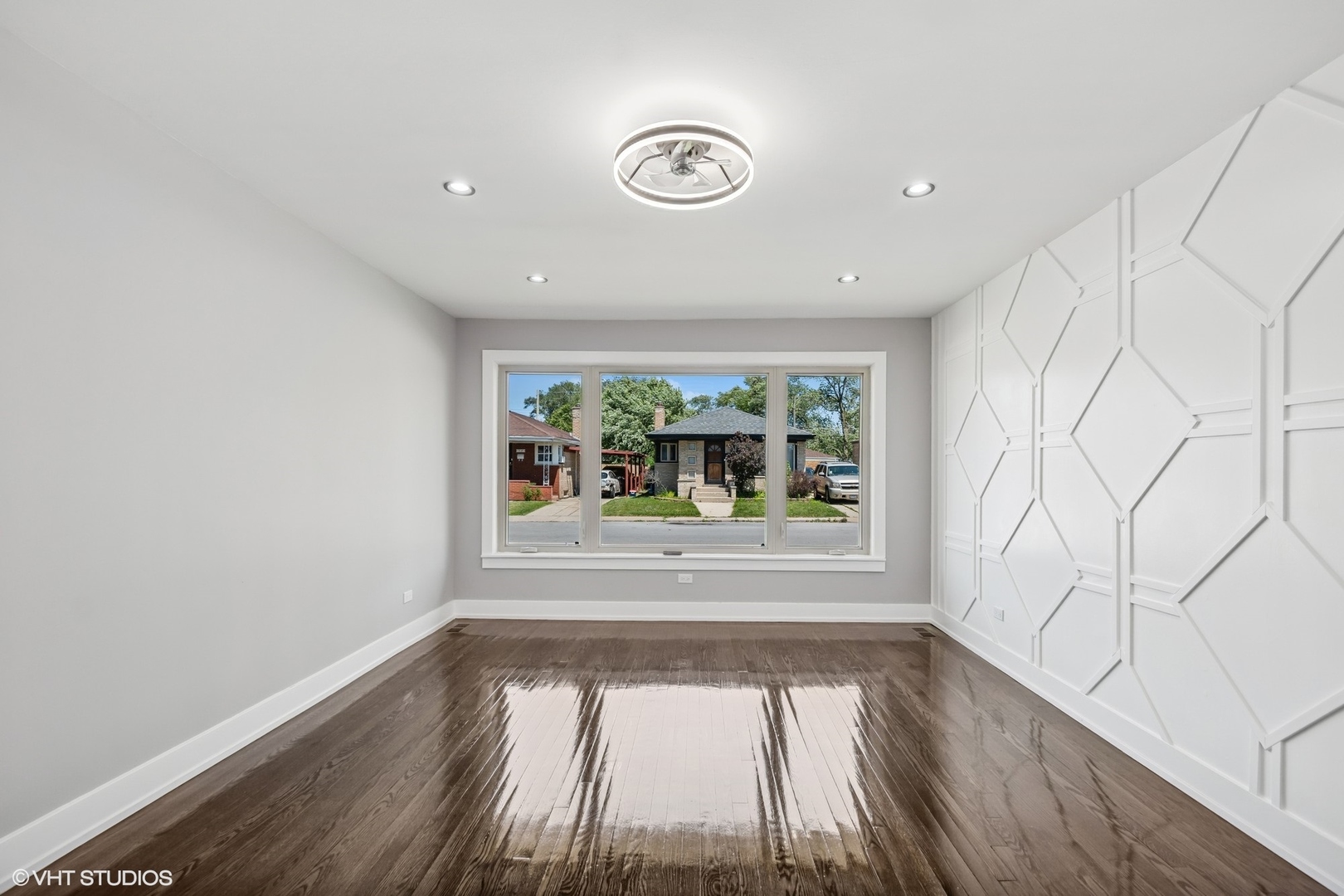 property viewer photo 1