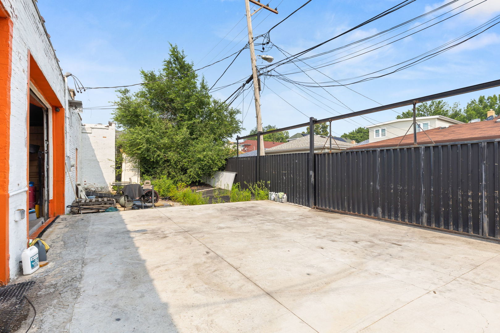 main property photo 28