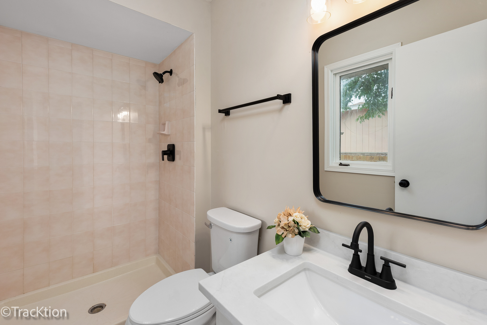 property viewer photo 12