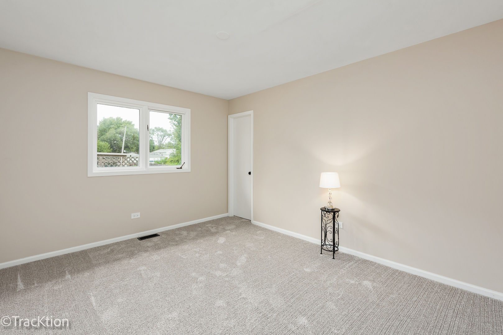 property viewer photo 13