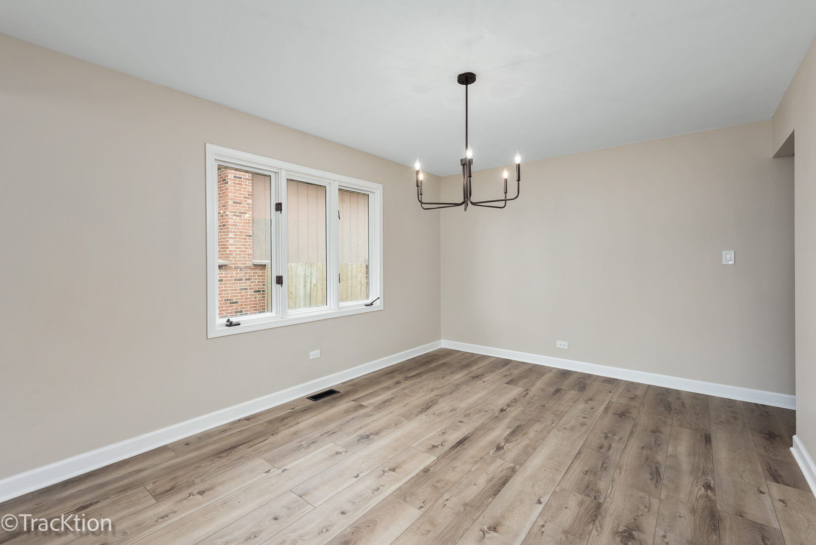 property viewer photo 3