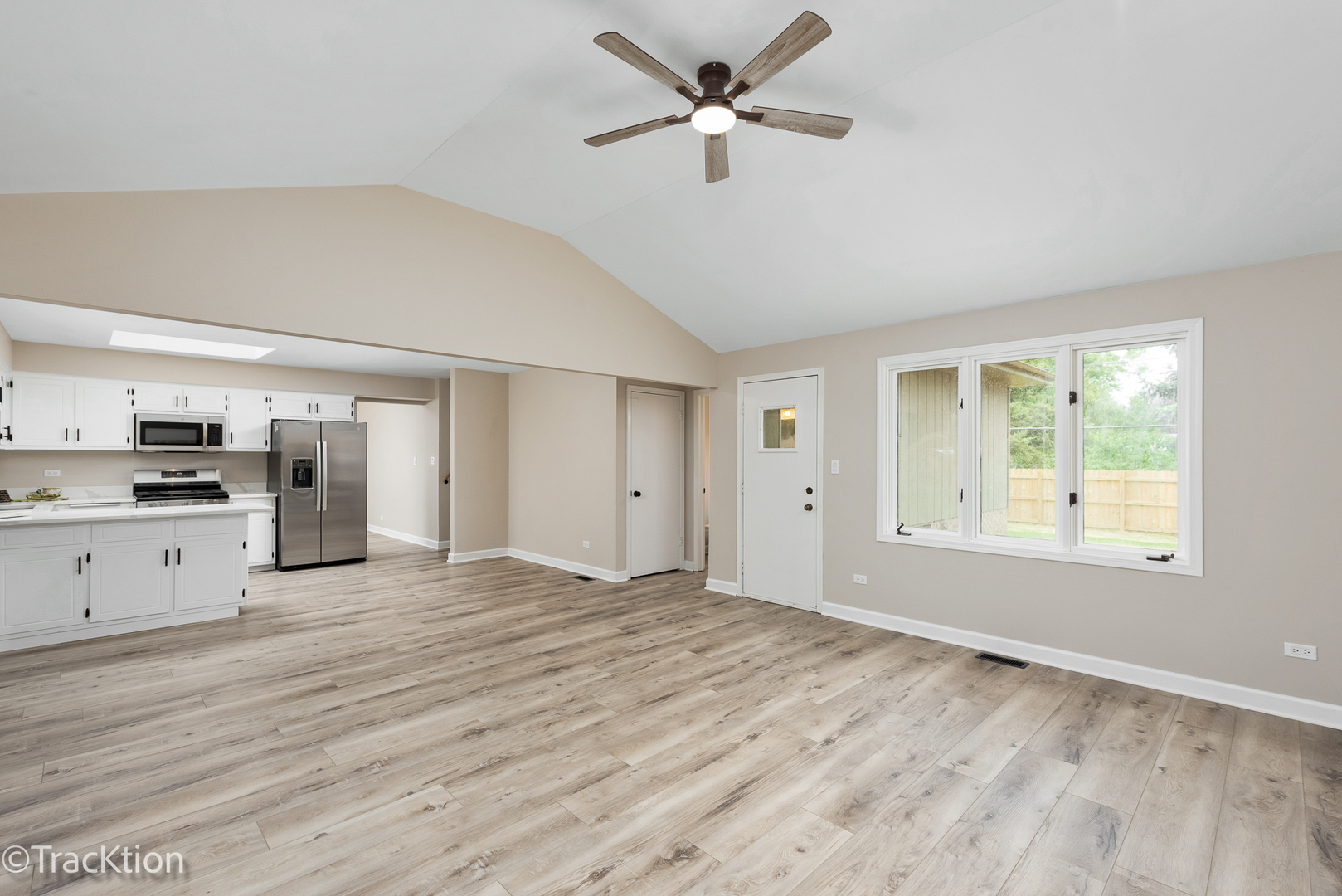 property viewer photo 8