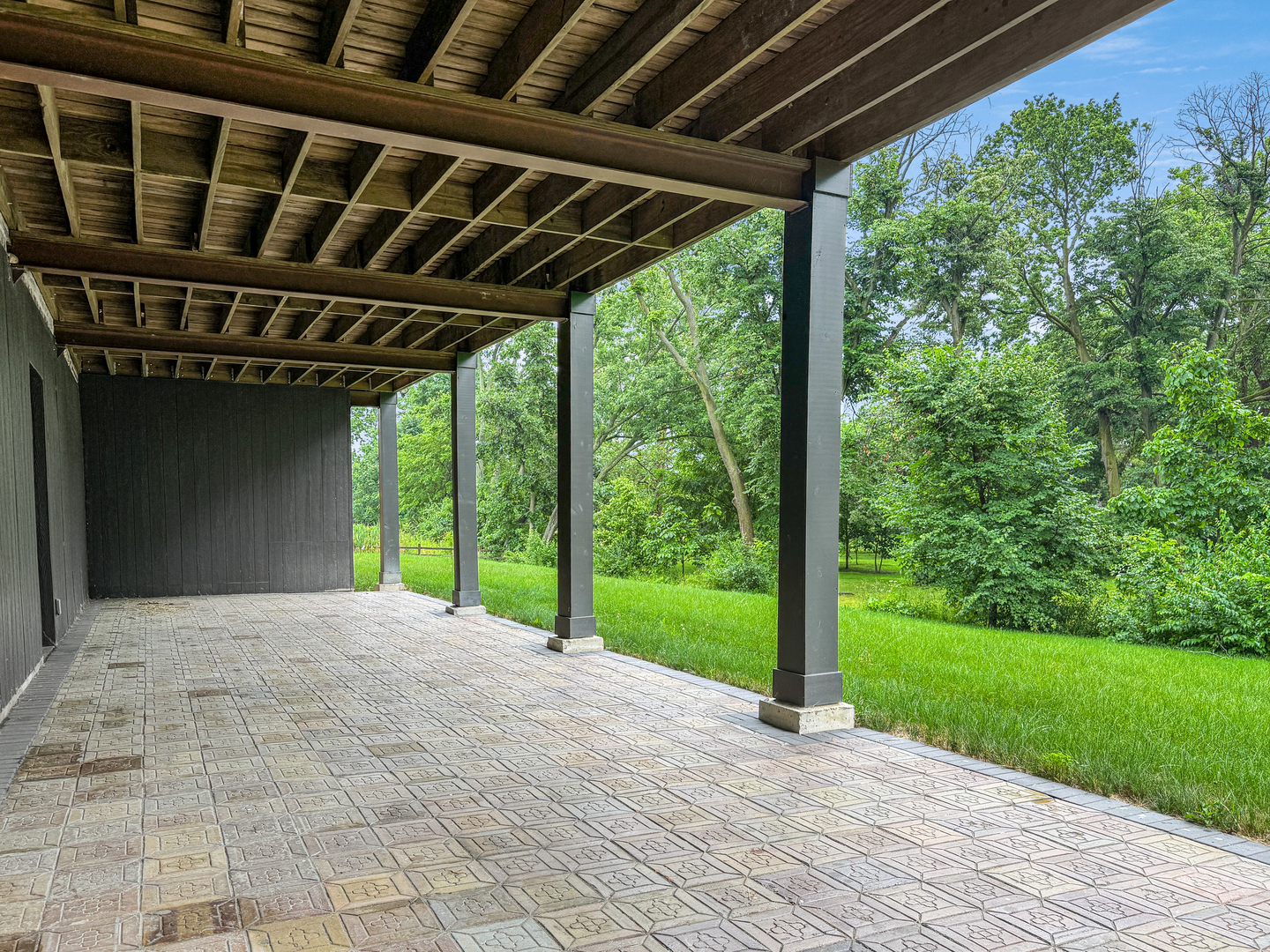 main property photo 37