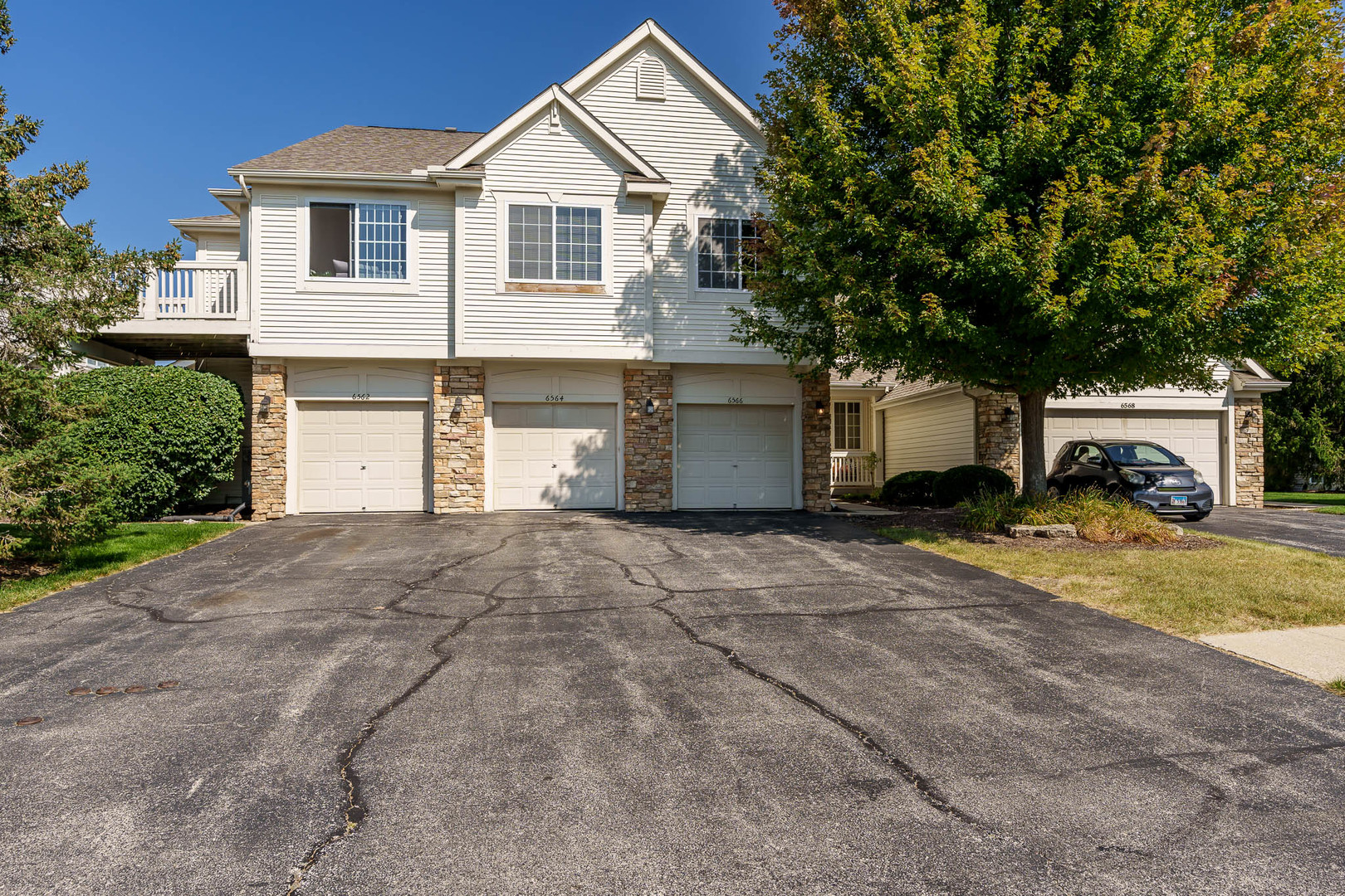 property viewer photo 2