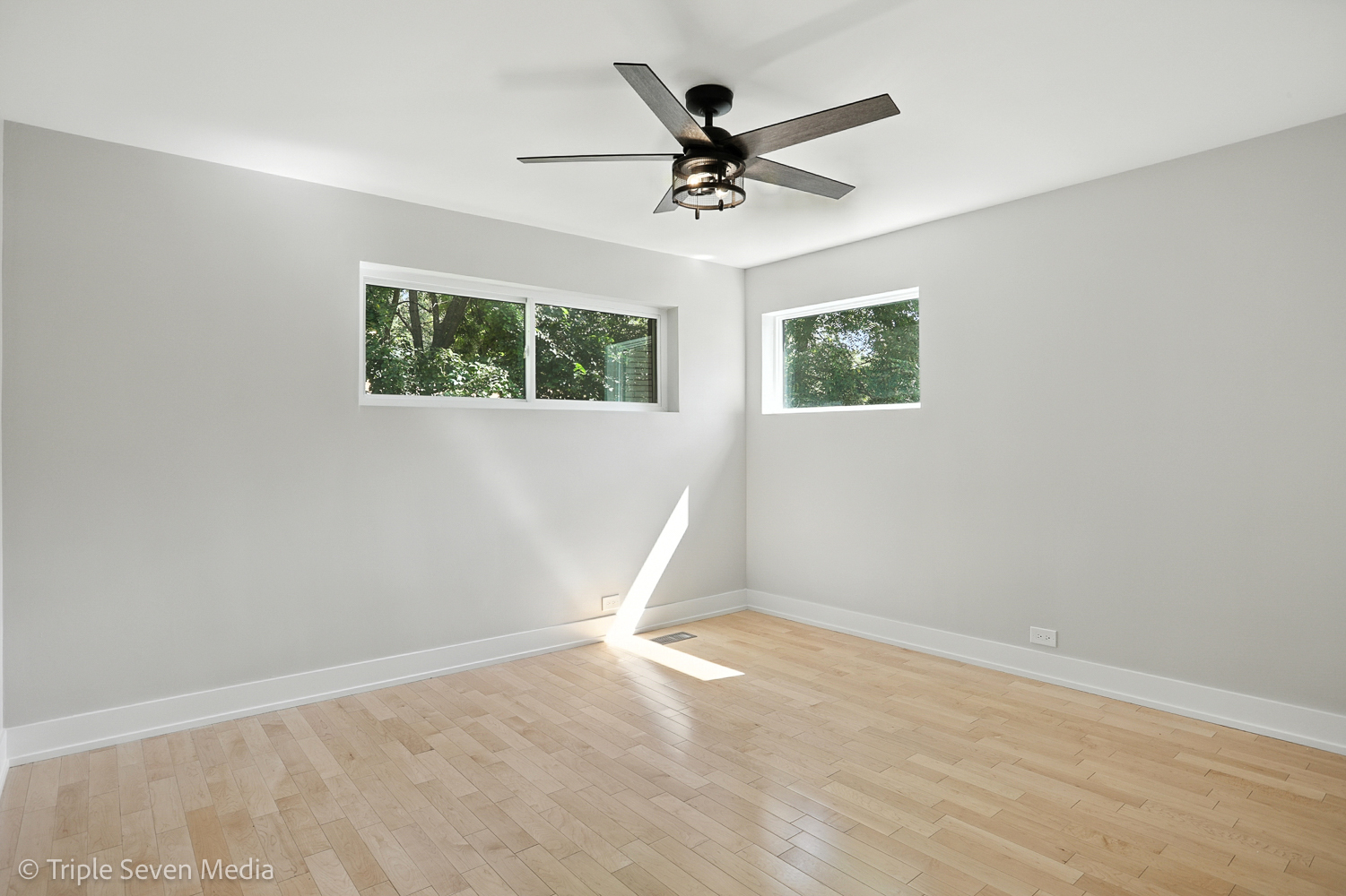 property viewer photo 18