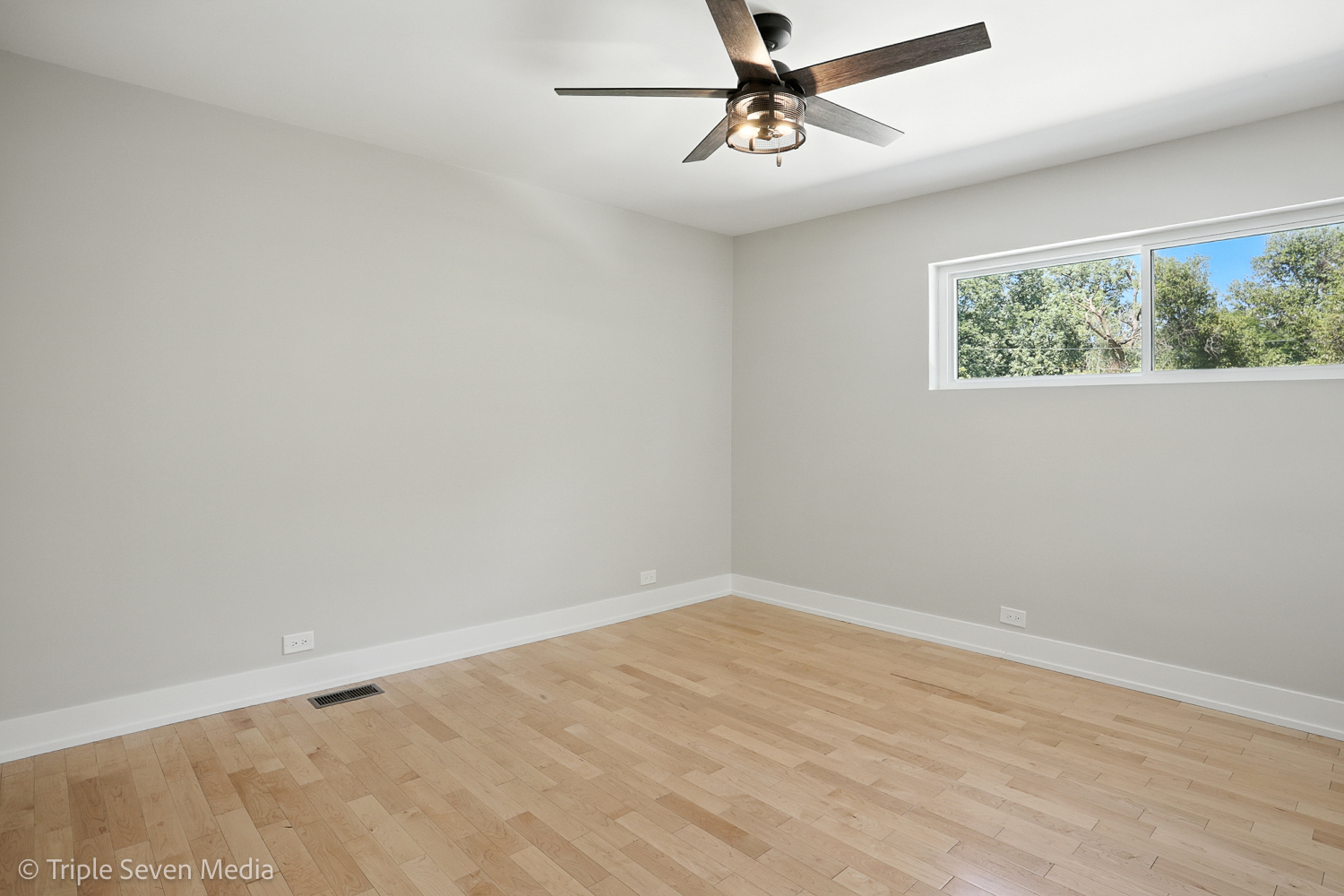 property viewer photo 22