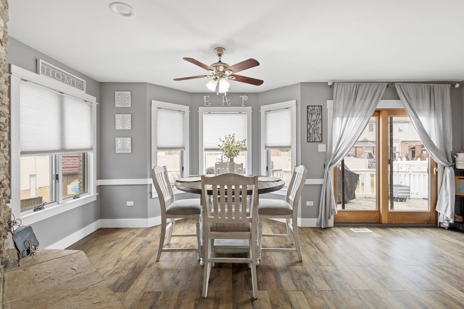 property viewer photo 10