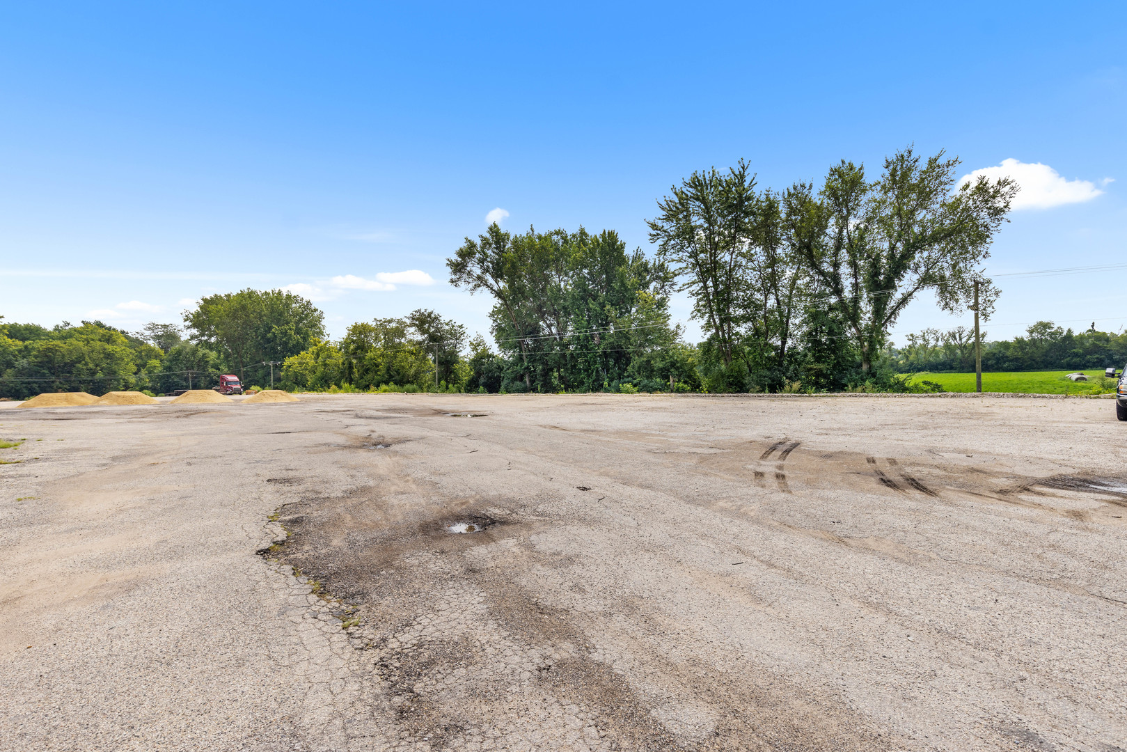 main property photo 16