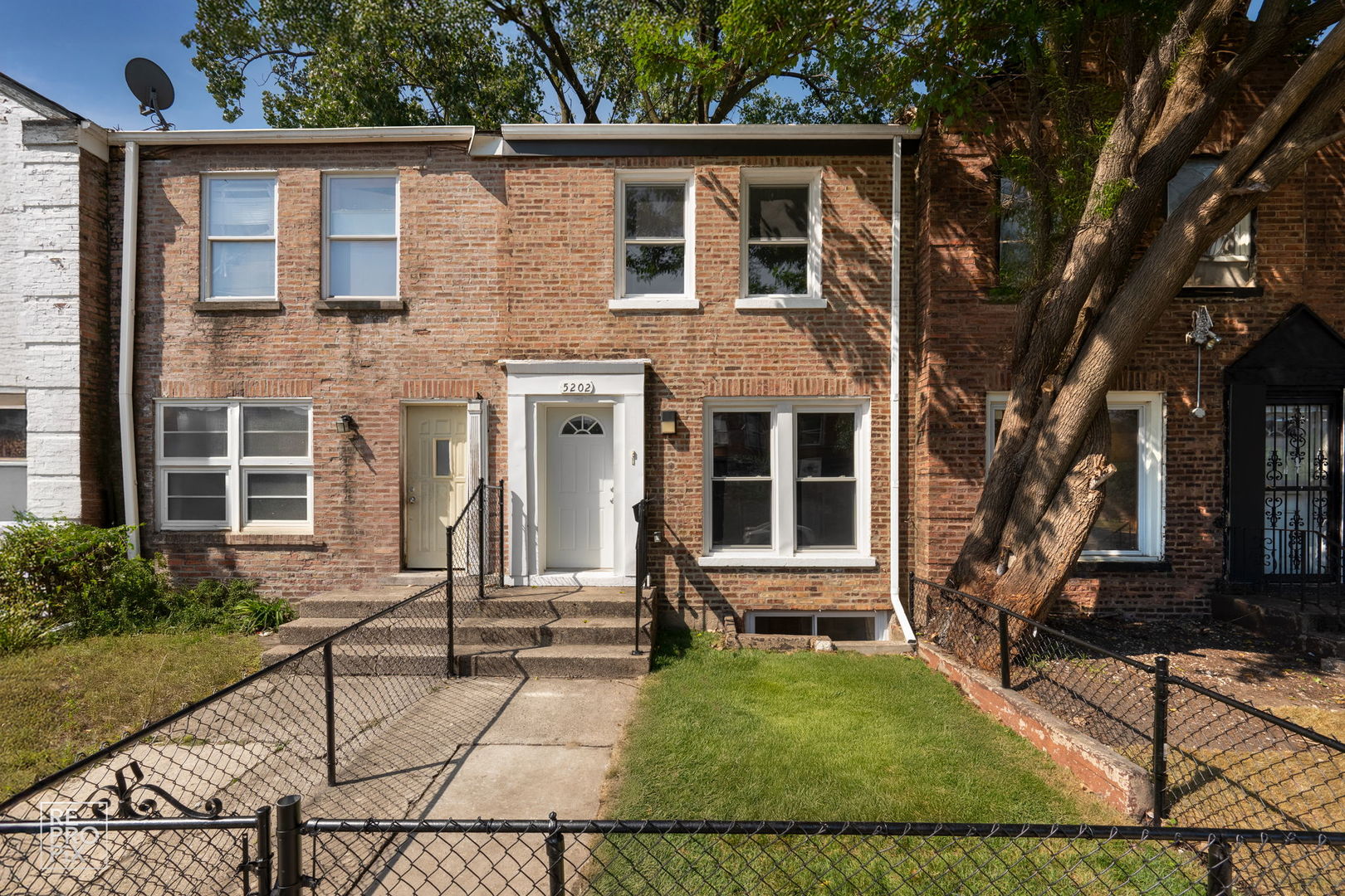 property viewer photo 1