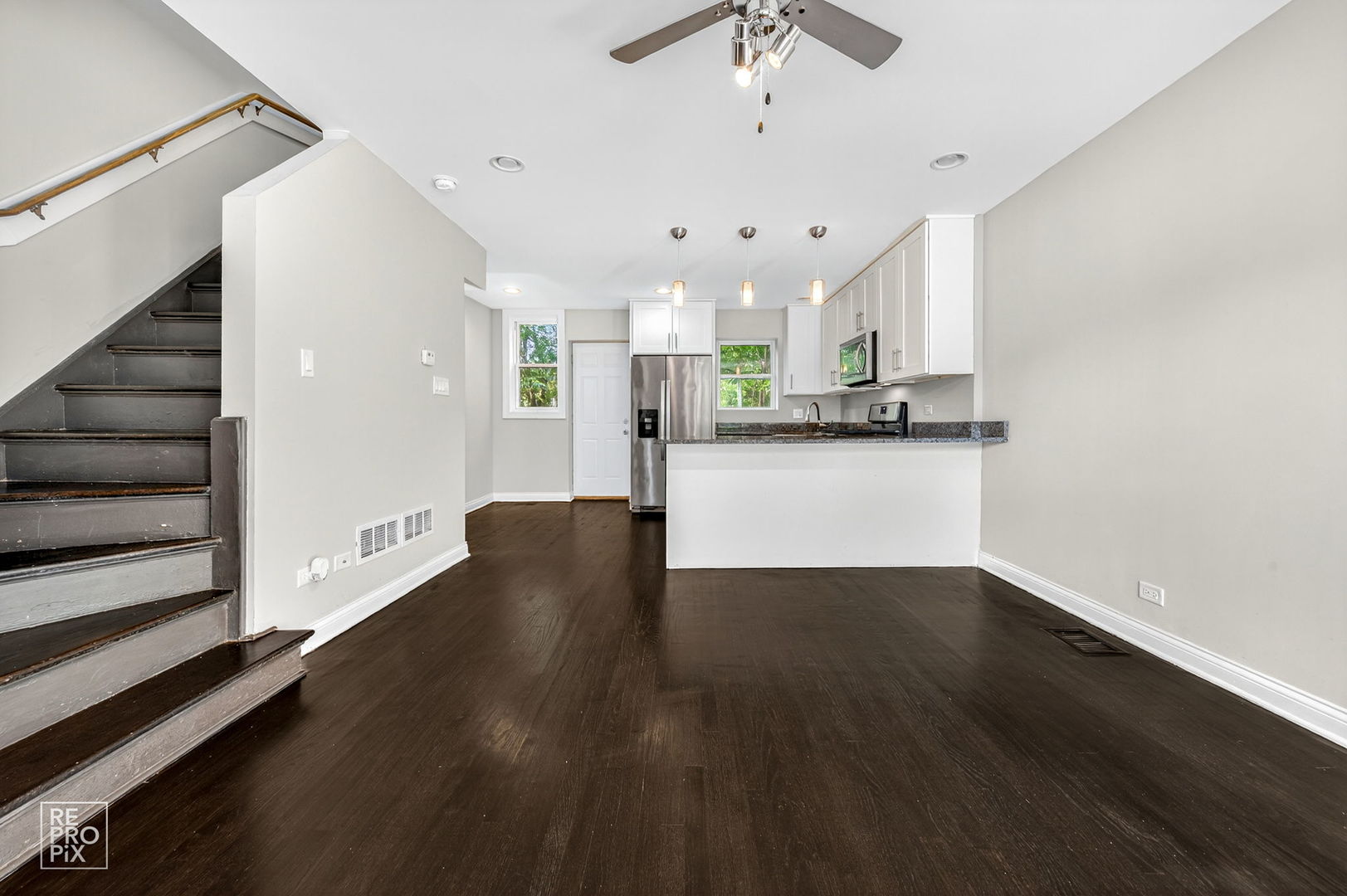 property viewer photo 2