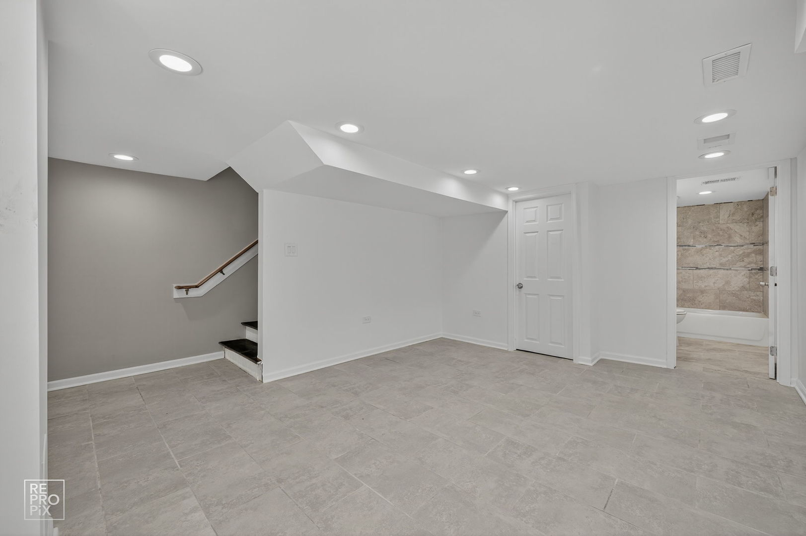property viewer photo 8