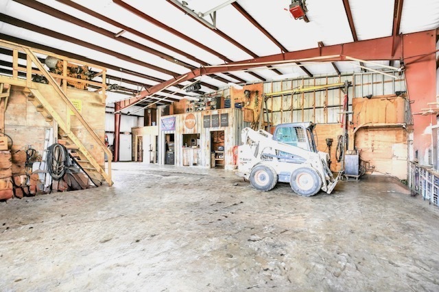 main property photo 13