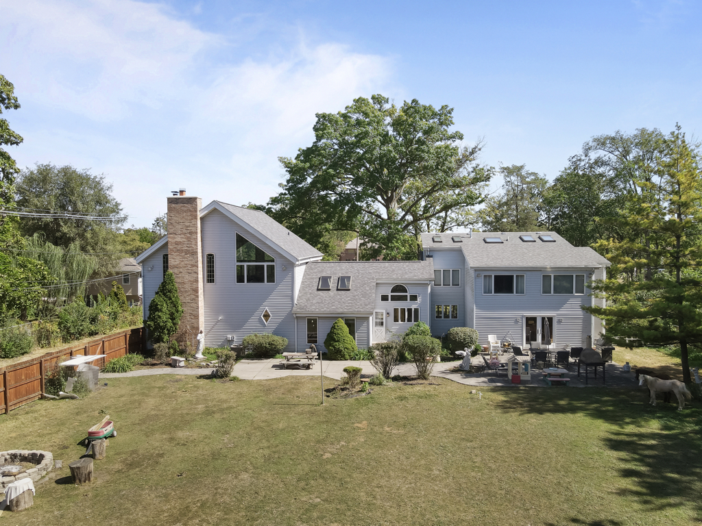 main property photo 12