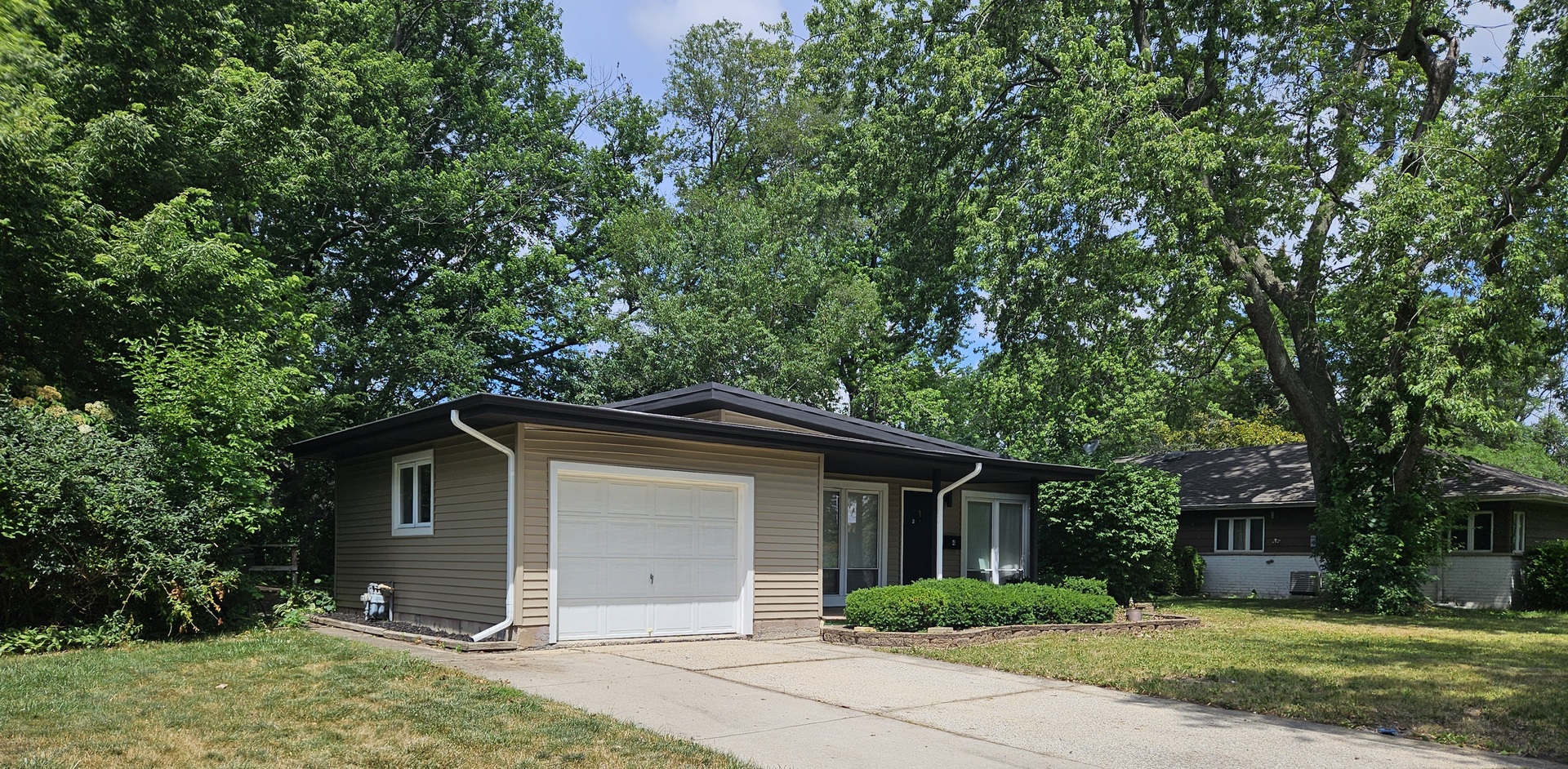 property viewer photo 10