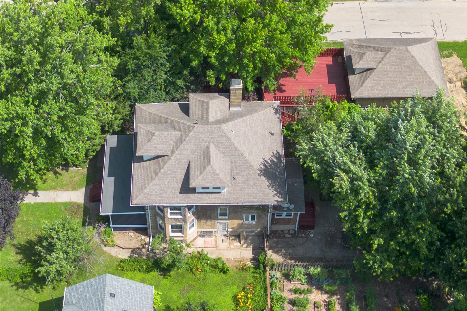 main property photo 34