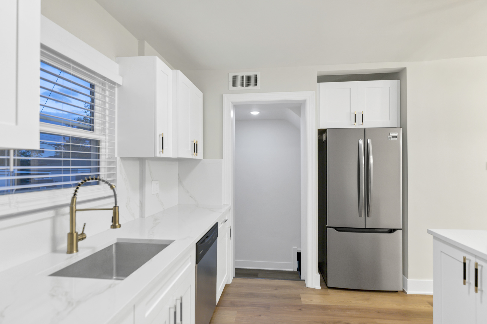 property viewer photo 11