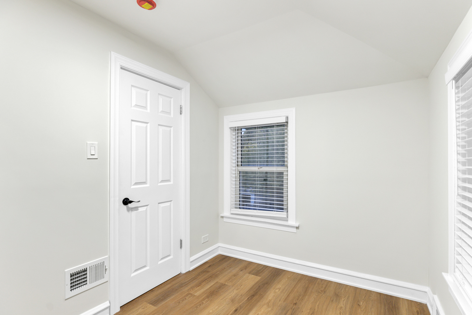 property viewer photo 17