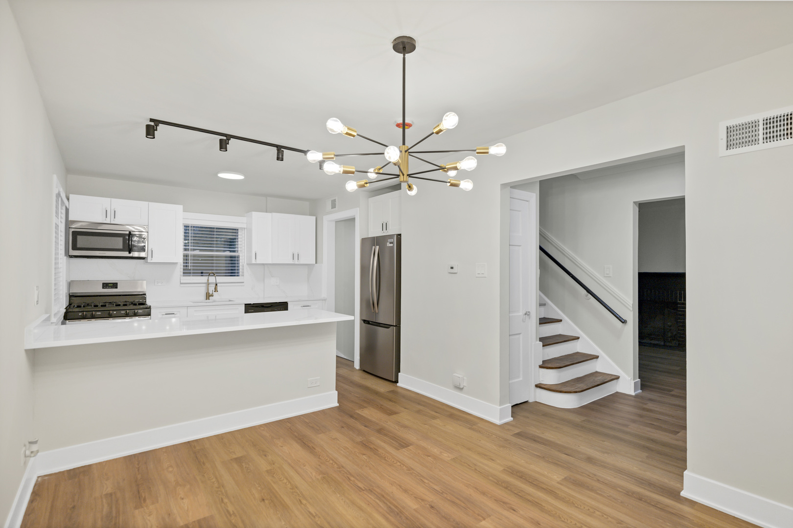 property viewer photo 7