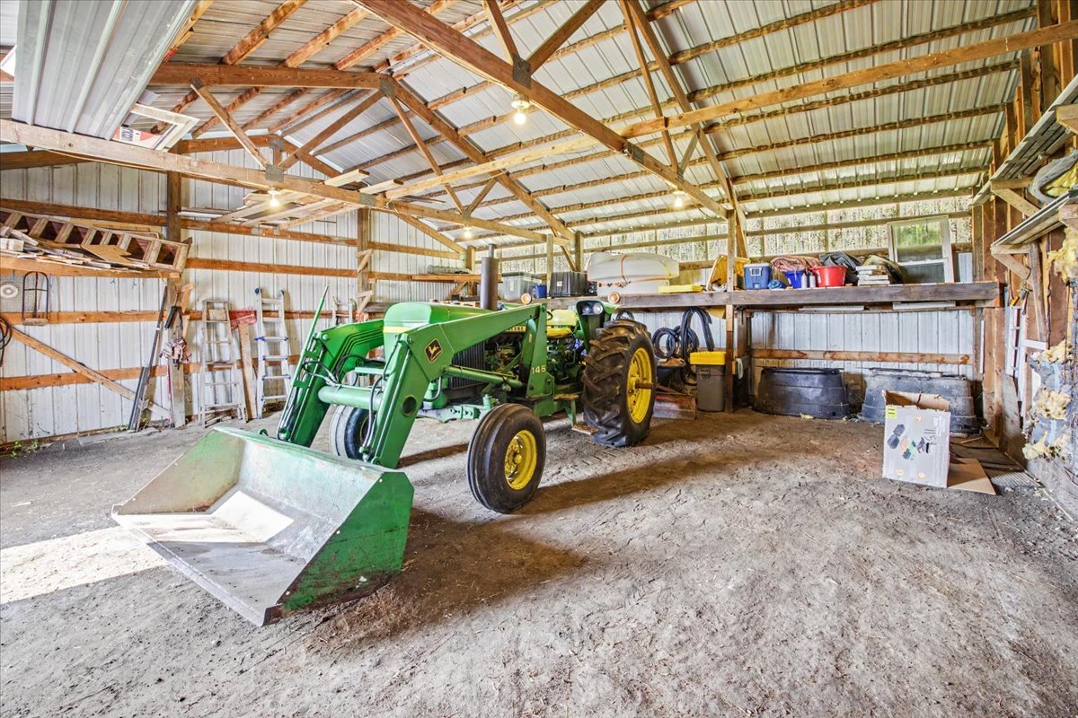 main property photo 39