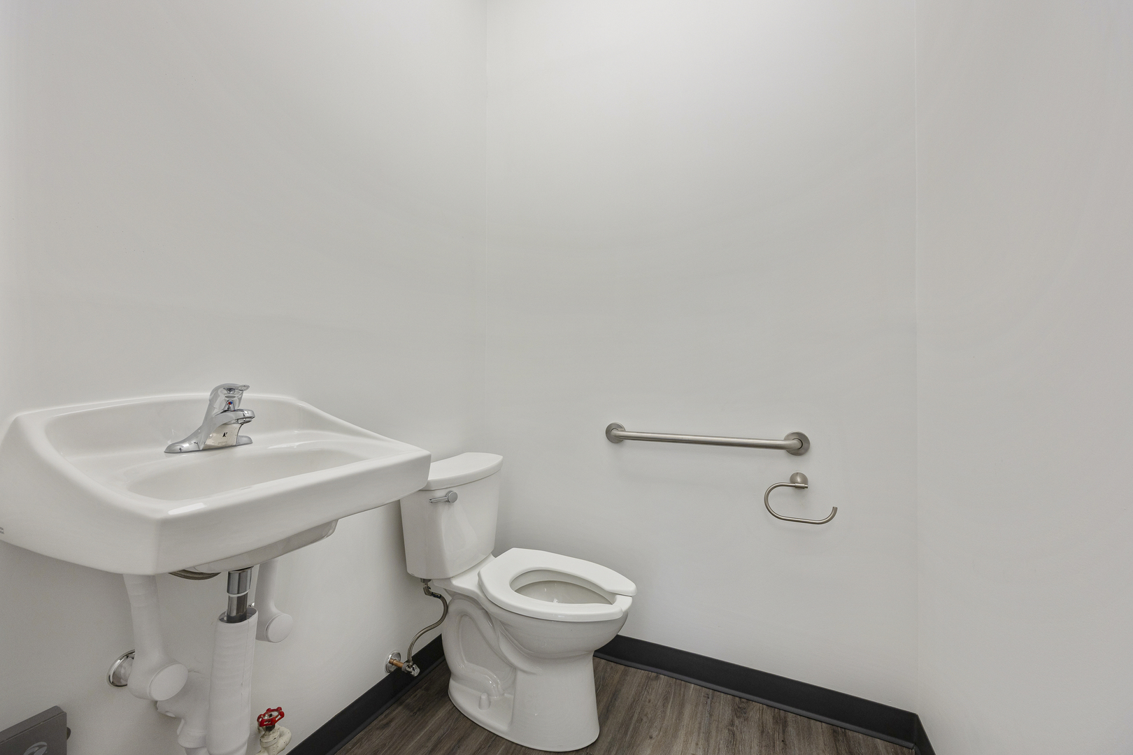 main property photo 4