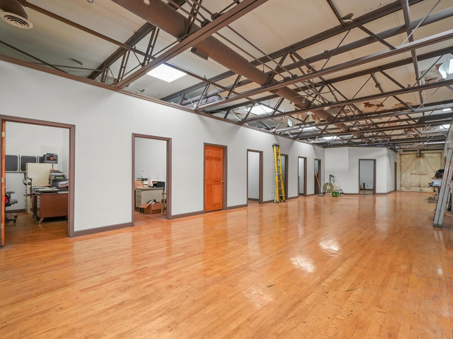 main property photo 38