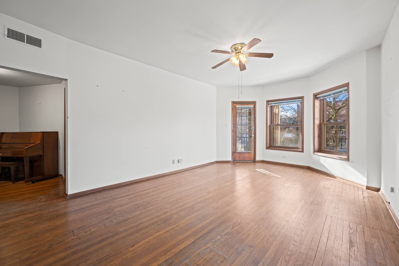 property viewer photo 4