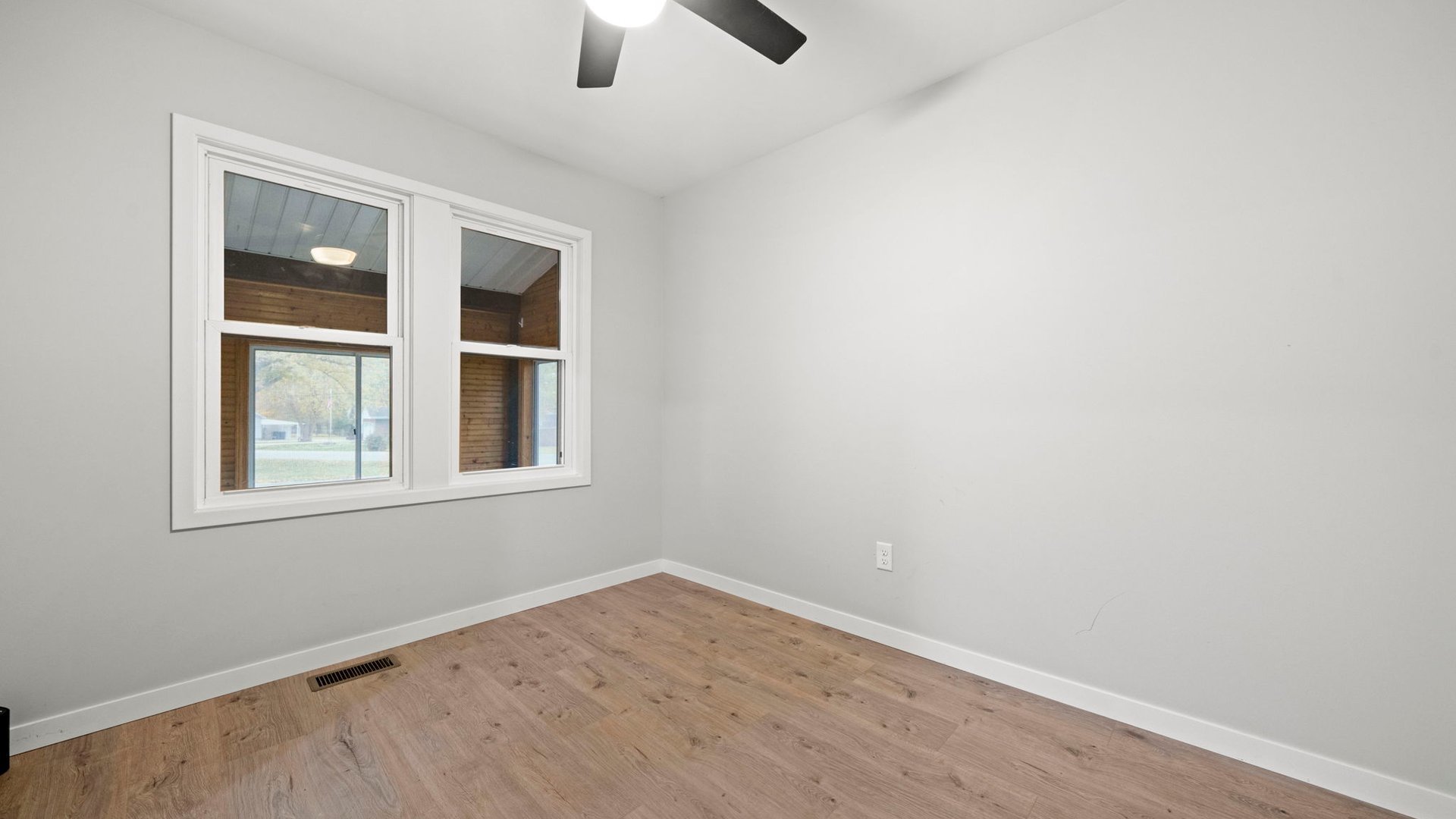property viewer photo 17