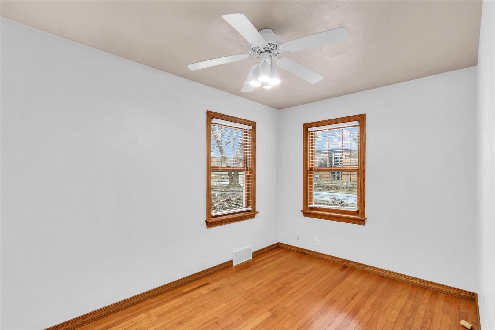 property viewer photo 17