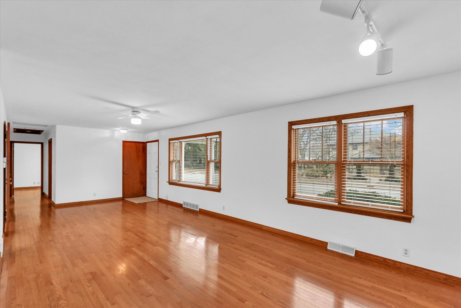 property viewer photo 6