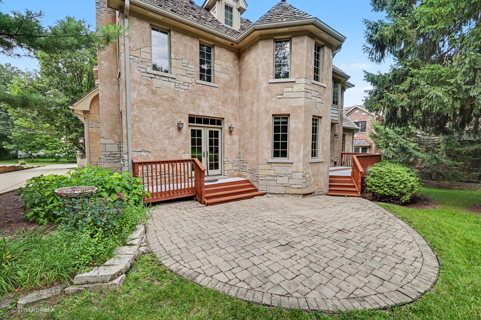 main property photo 9